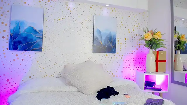 Alaia Snow online show from 5, 1, 2026