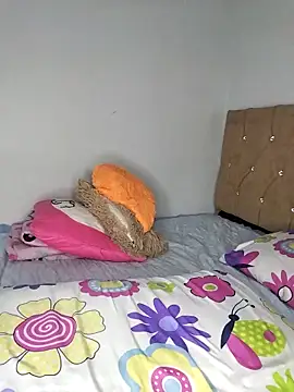 Nahomy cm online show from 3, 5, 2026