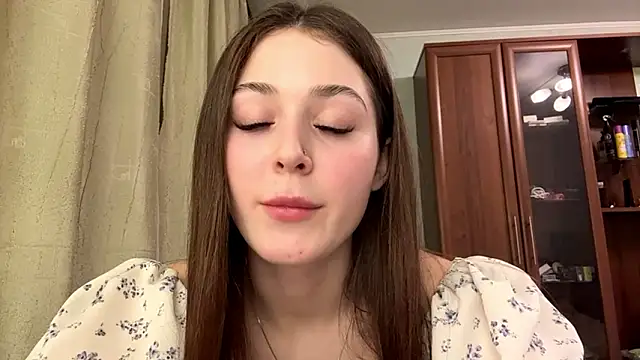 Snapshot of Adel_strongwoman chatting on 5, 3, 2026 Adel strongwoman online show from 5, 3, 2026