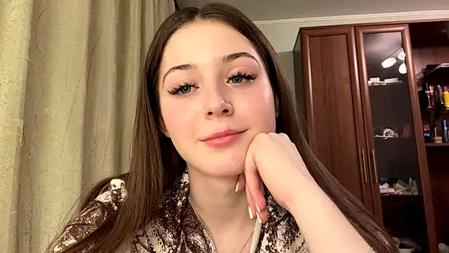 Snapshot of Adel_strongwoman chatting on 7, 4, 2026 Adel strongwoman online show from 7, 4, 2026