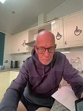 Snapshot of philefc chatting on 12, 11, 2025 philefc online show from 12, 11, 2025