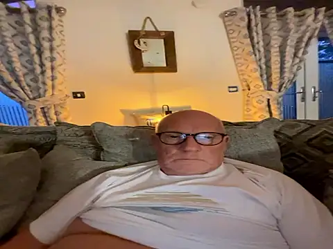 Snapshot of philefc chatting on 16, 11, 2025 philefc online show from 16, 11, 2025