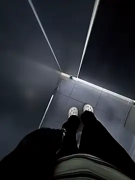 Snapshot of aloan_Tk chatting on 8, 4, 2026 aloan Tk online show from 8, 4, 2026