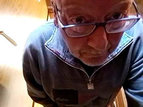 Snapshot of hesse2010 chatting on 5, 4, 2026 hesse2010 online show from 5, 4, 2026