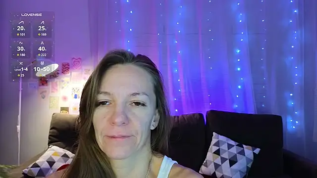 Snapshot of Jesica_mooon chatting on 16, 12, 2025 Jesica mooon online show from 16, 12, 2025