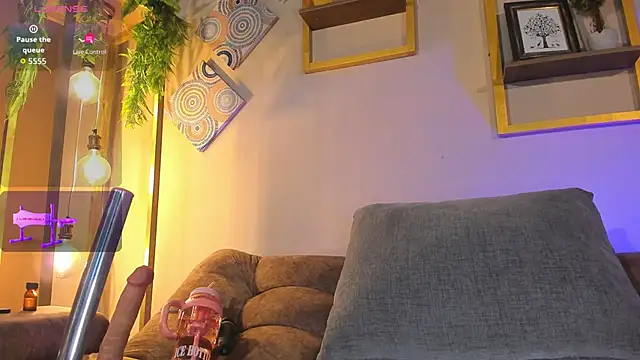 Snapshot of RACHELRUIZ chatting on 18, 10, 2025 RACHELRUIZ online show from 18, 10, 2025