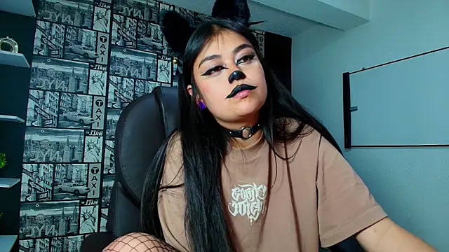 Mia Morelli  online show from 2, 10, 2025