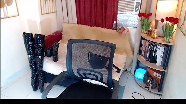 Snapshot of KYLINE_WIILLS chatting on 19, 2, 2026 KYLINE WIILLS online show from 19, 2, 2026