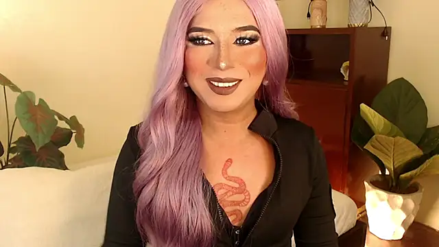 Snapshot of mslilly_croft chatting on 15, 11, 2025 mslilly croft online show from 15, 11, 2025