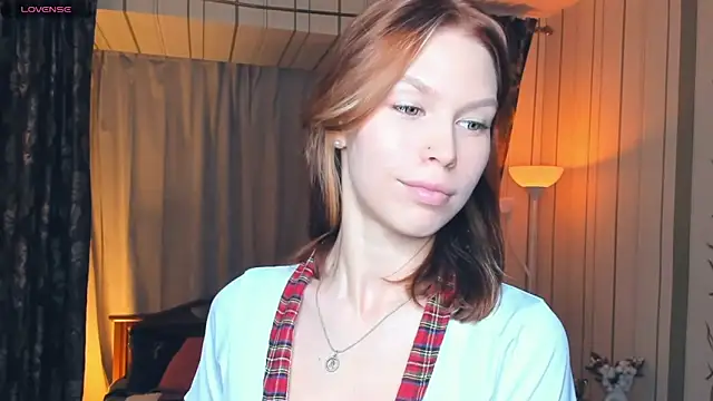 KyraConze online show from 17, 9, 2025