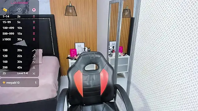 ROSIE MOSS online show from 9, 10, 2025