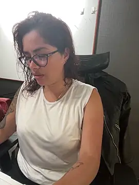 Snapshot of Camila_Garcia_ chatting on 27, 9, 2025 Camila Garcia online show from 27, 9, 2025