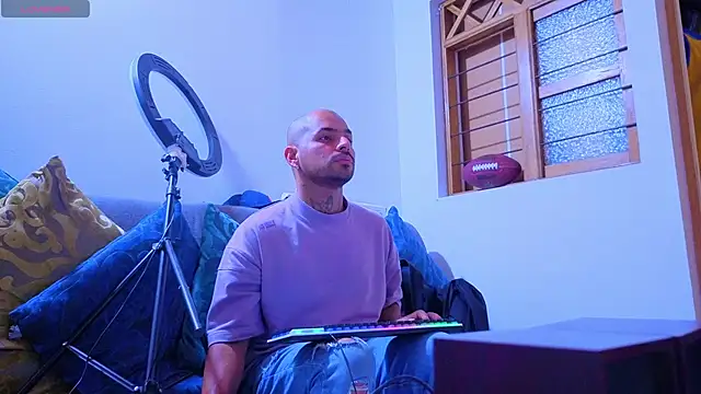 Snapshot of tomas_smith1 chatting on 22, 10, 2025 tomas smith1 online show from 22, 10, 2025