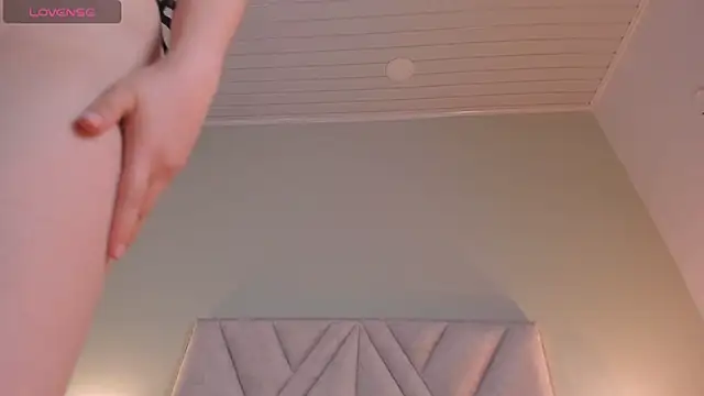 Snapshot of victoria_becker_ chatting on 14, 2, 2026 victoria becker online show from 14, 2, 2026