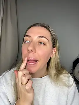 louiseberkeley online show from 25, 5, 2026