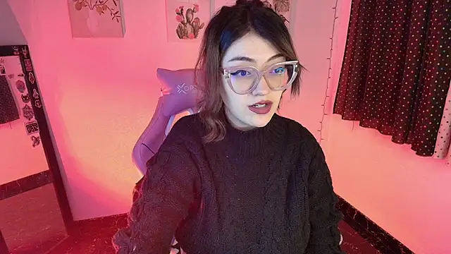 isaferrer06 online show from 4, 12, 2025