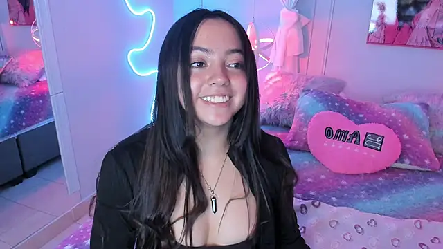 Snapshot of Lara_Rouss_ chatting on 20, 9, 2025 Lara Rouss  online show from 20, 9, 2025