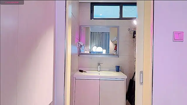 Snapshot of lucy-66 chatting on 12, 10, 2025 lucy-66 online show from 12, 10, 2025