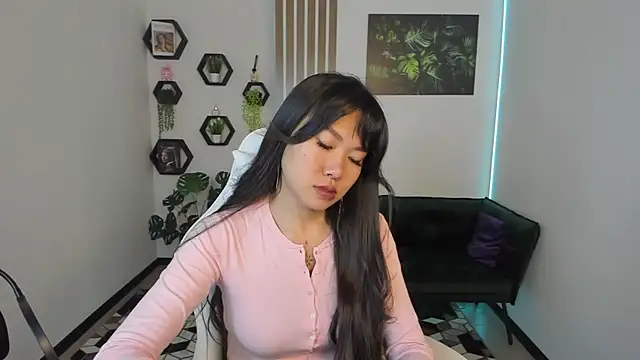 LunaPurrr online show from 5, 10, 2025