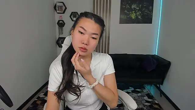 LunaPurrr online show from 18, 10, 2025