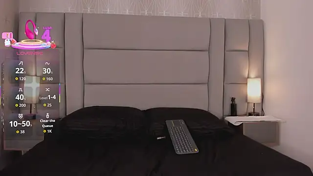 Mia-Medina online show from 30, 10, 2025