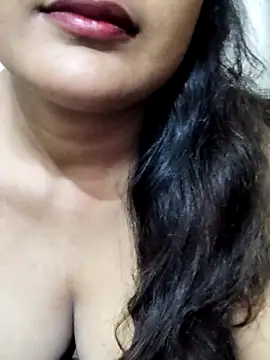 Snapshot of Cute_pinkii chatting on 28, 10, 2025 Cute pinkii online show from 28, 10, 2025