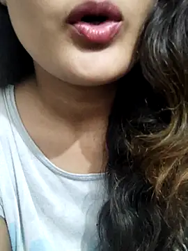 Snapshot of Cute_pinkii chatting on 6, 11, 2025 Cute pinkii online show from 6, 11, 2025