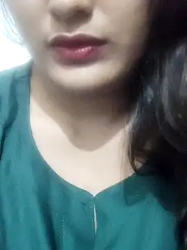 Snapshot of Cute_pinkii chatting on 5, 12, 2025 Cute pinkii online show from 5, 12, 2025