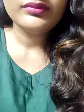 Snapshot of Cute_pinkii chatting on 13, 12, 2025 Cute pinkii online show from 13, 12, 2025