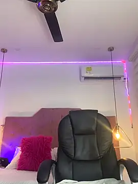 Velveet x online show from 18, 12, 2025