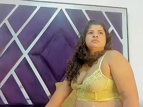 Snapshot of luzenaasm chatting on 21, 9, 2025 luzenaasm online show from 21, 9, 2025
