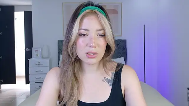 Eliih 01 online show from 12, 9, 2025