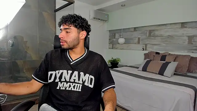 RaphaelDufort online show from 17, 12, 2025