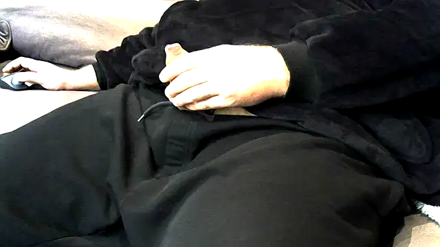 Snapshot of tommyj1988 chatting on 22, 10, 2025 tommyj1988 online show from 22, 10, 2025