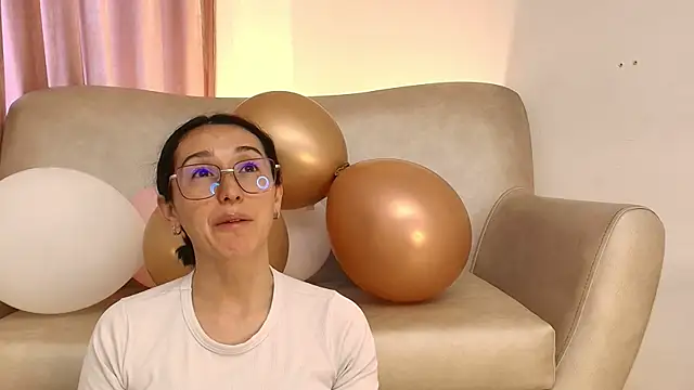 Ginevra esposito online show from 30, 4, 2026