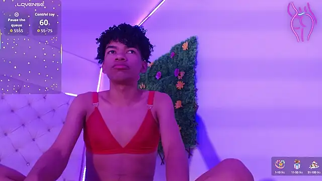 Snapshot of Ivone_Rose_ chatting on 4, 10, 2025 Ivone Rose online show from 4, 10, 2025