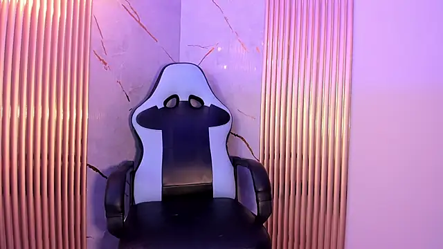 Snapshot of Ivone_Rose_ chatting on 5, 11, 2025 Ivone Rose online show from 5, 11, 2025