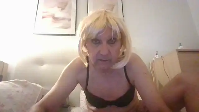 Snapshot of Emily_de_Carla chatting on 26, 7, 2026 Emily de Carla online show from 26, 7, 2026
