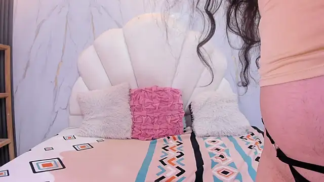 Nicol Chang online show from 28, 10, 2025