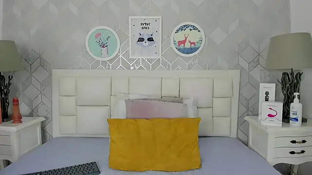 naia cox online show from 20, 9, 2025