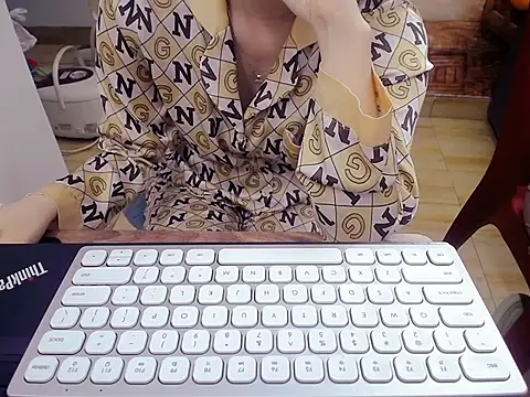 Snapshot of Lamoon_2k chatting on 29, 10, 2025 Lamoon 2k online show from 29, 10, 2025