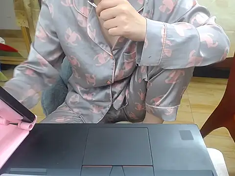 Snapshot of Lamoon_2k chatting on 31, 10, 2025 Lamoon 2k online show from 31, 10, 2025