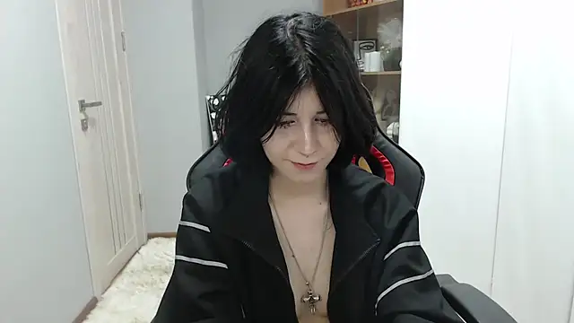 Snapshot of TinaQuiin chatting on 12, 9, 2025 TinaQuiin online show from 12, 9, 2025