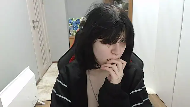 TinaQuiin online show from 20, 12, 2025