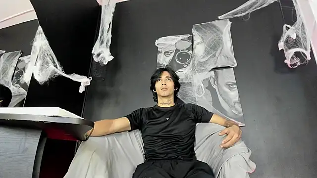 Snapshot of jett_savage chatting on 17, 10, 2025 jett savage online show from 17, 10, 2025