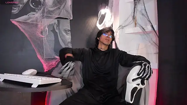 Snapshot of jett_savage chatting on 21, 10, 2025 jett savage online show from 21, 10, 2025