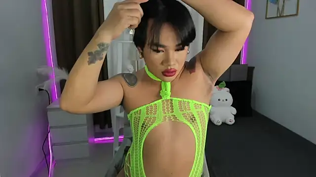 Snapshot of Malia_Nicole chatting on 22, 9, 2025 Malia Nicole online show from 22, 9, 2025