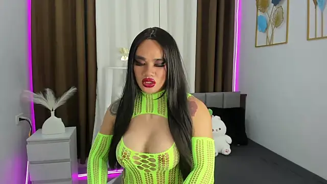 Snapshot of Malia_Nicole chatting on 23, 9, 2025 Malia Nicole online show from 23, 9, 2025