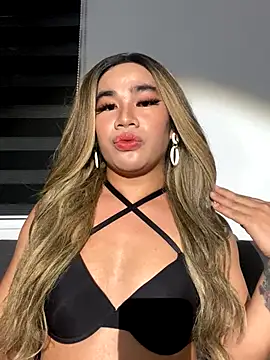 Snapshot of Malia_Nicole chatting on 13, 10, 2025 Malia Nicole online show from 13, 10, 2025