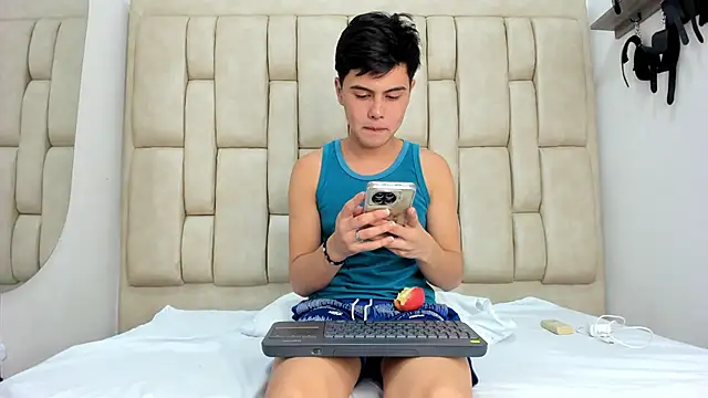 Snapshot of Felipe_Cold chatting on 11, 10, 2025 Felipe Cold online show from 11, 10, 2025